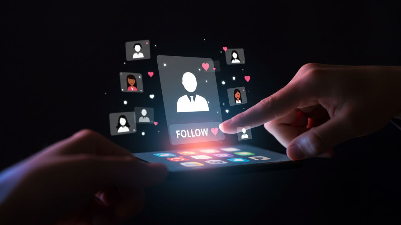 How to Follow People Without Looking Like a Bot or Spammer